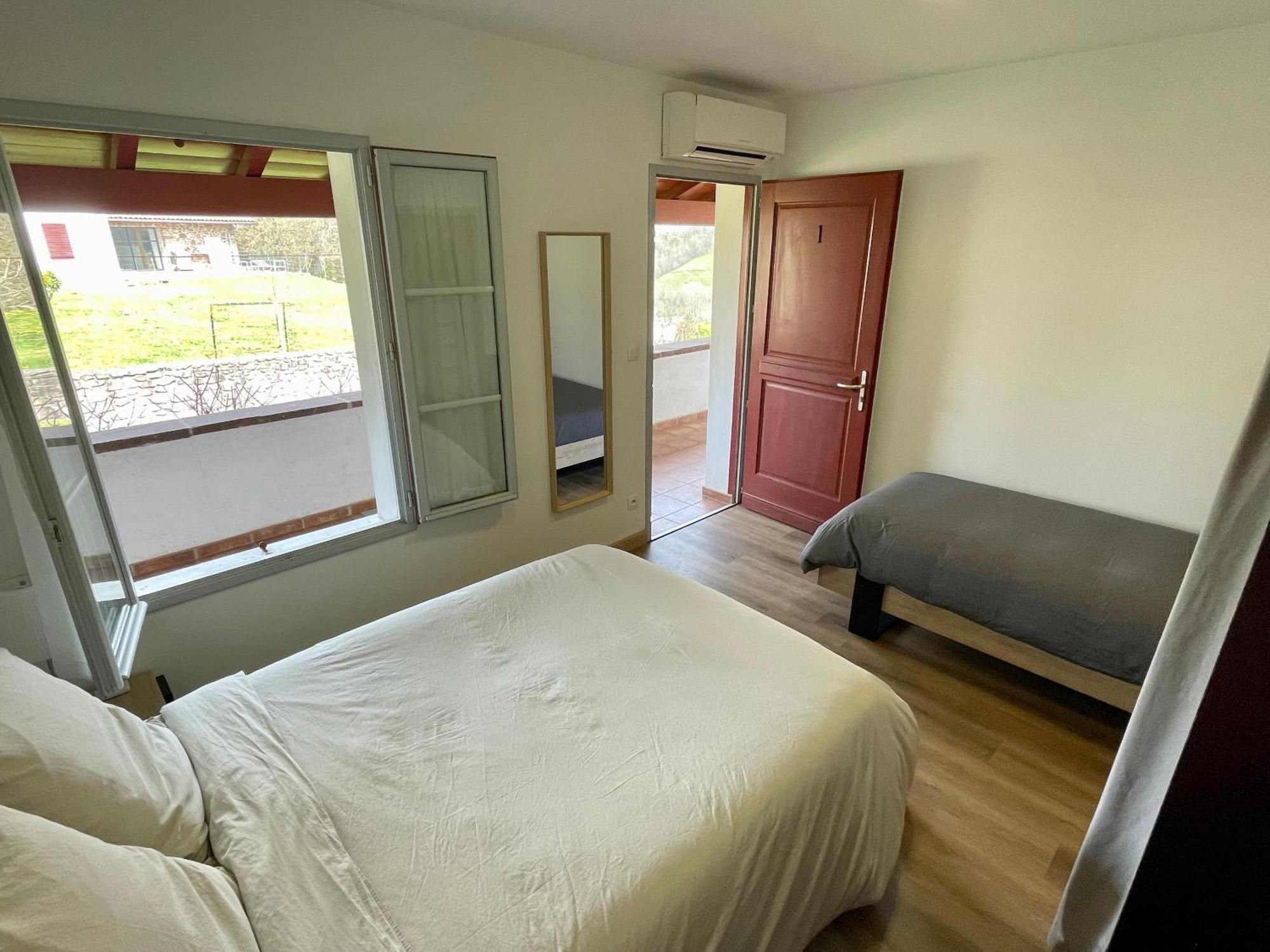 Chambres Zazpiak Saint-Jean-Pied-de-Port Kamer foto
